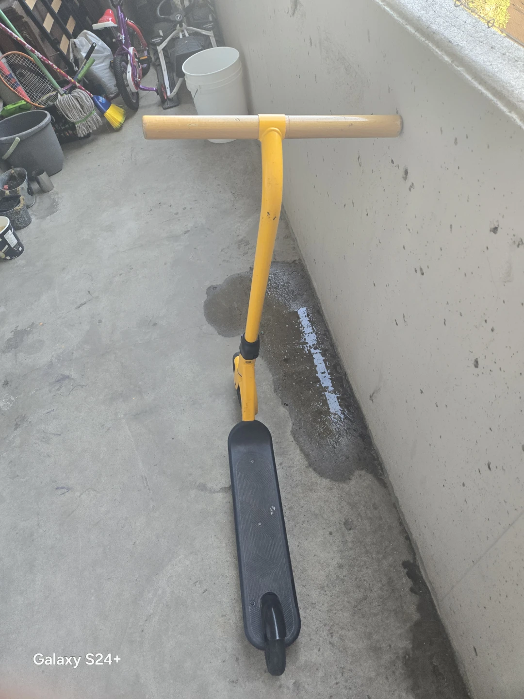 Yellow Scooter - photo 2