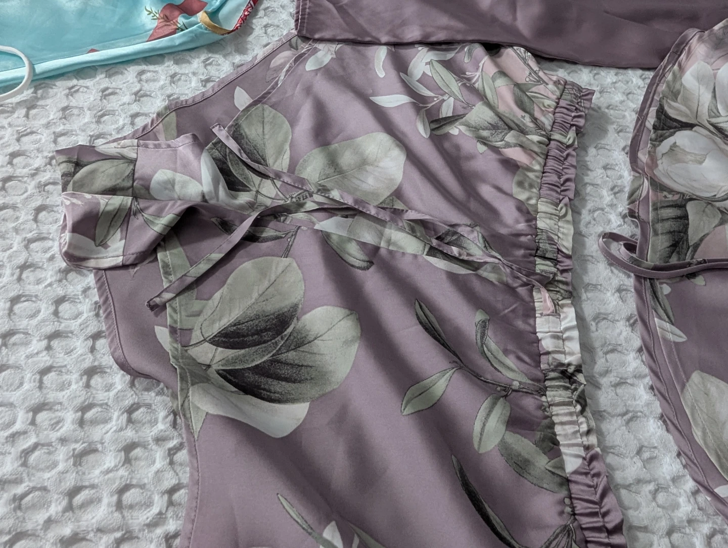 4 nighties, silk pants, PJ shorts and silk top - photo 2