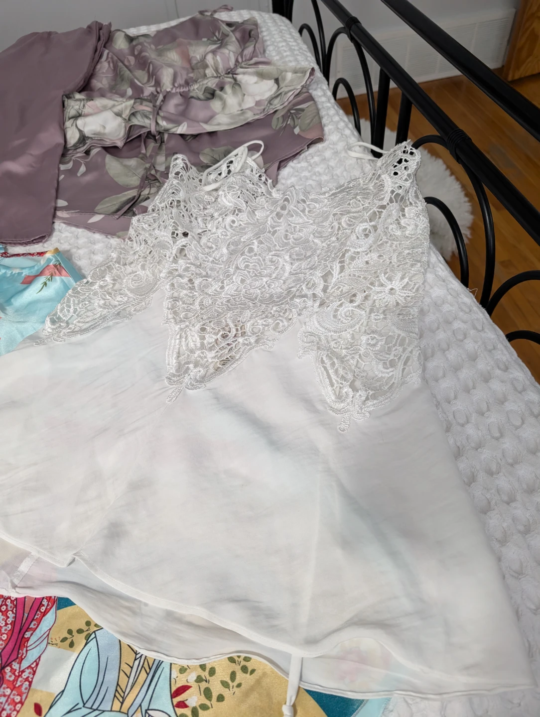 4 nighties, silk pants, PJ shorts and silk top - photo 3