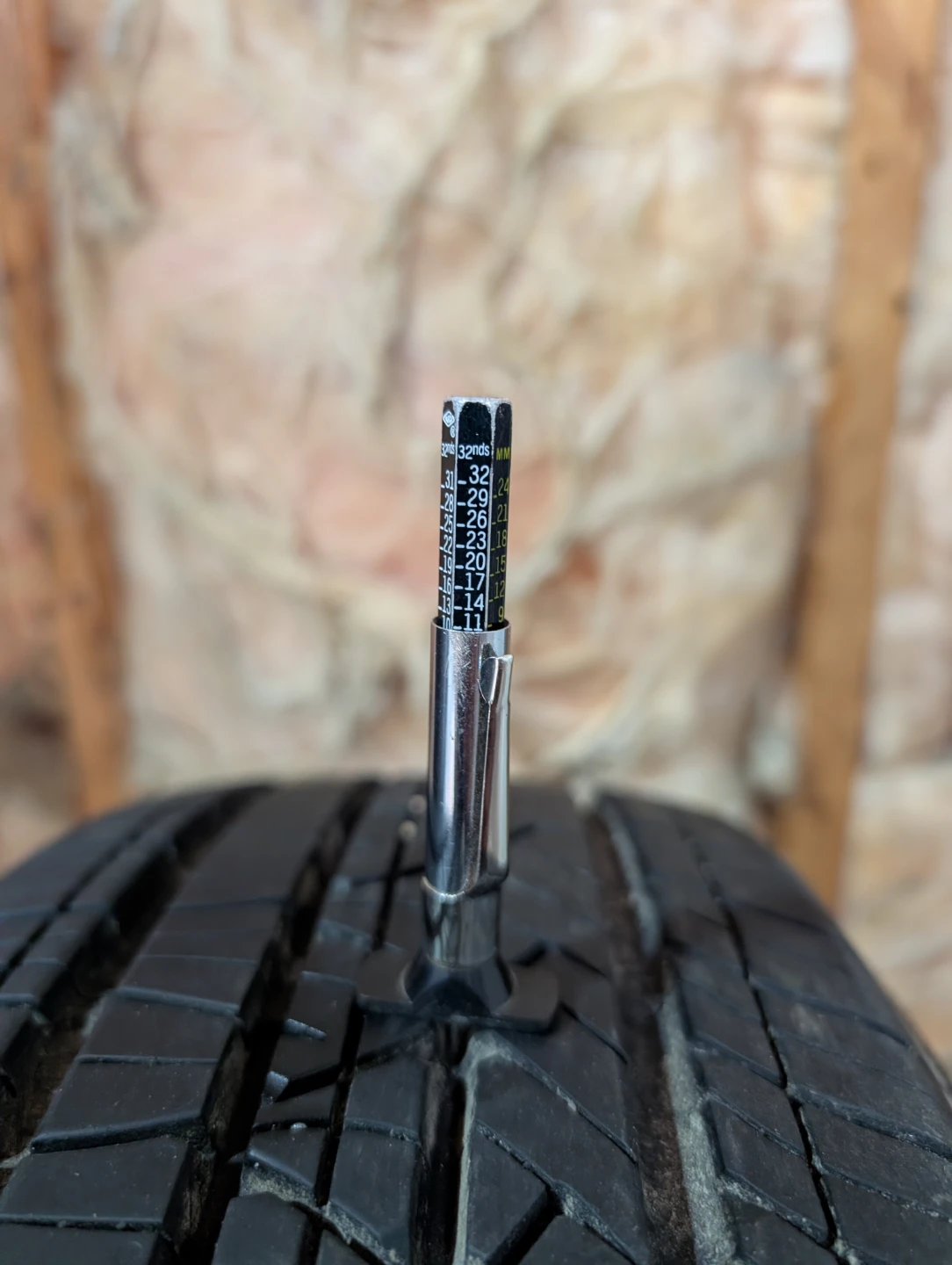 (3)-185/60R15 Motomaster SE3 All Season Tires - photo 3