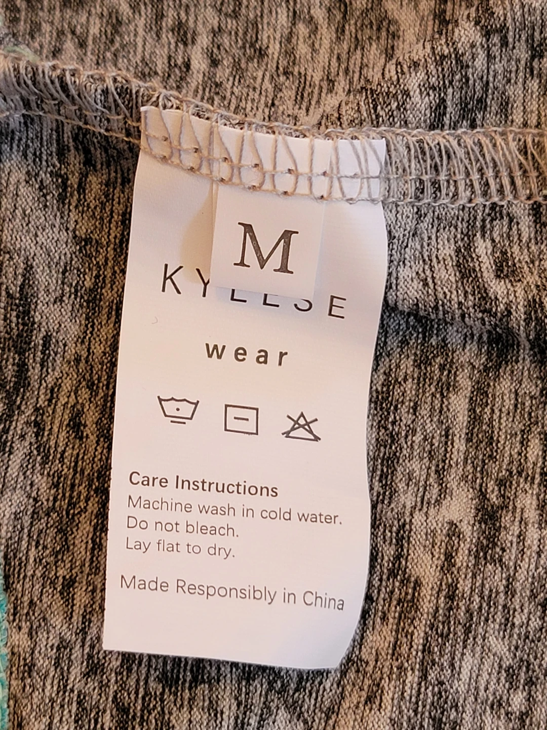 KYEESE Pet Dog Shirt - Size M - photo 4