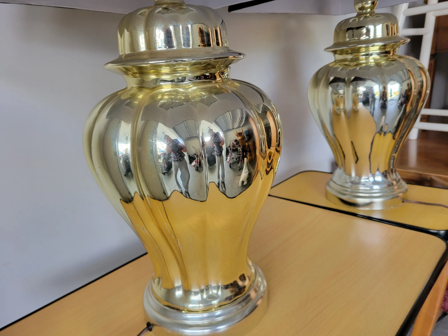 Elegant Mid-Century Gold Fluted Table Lamps - photo 4