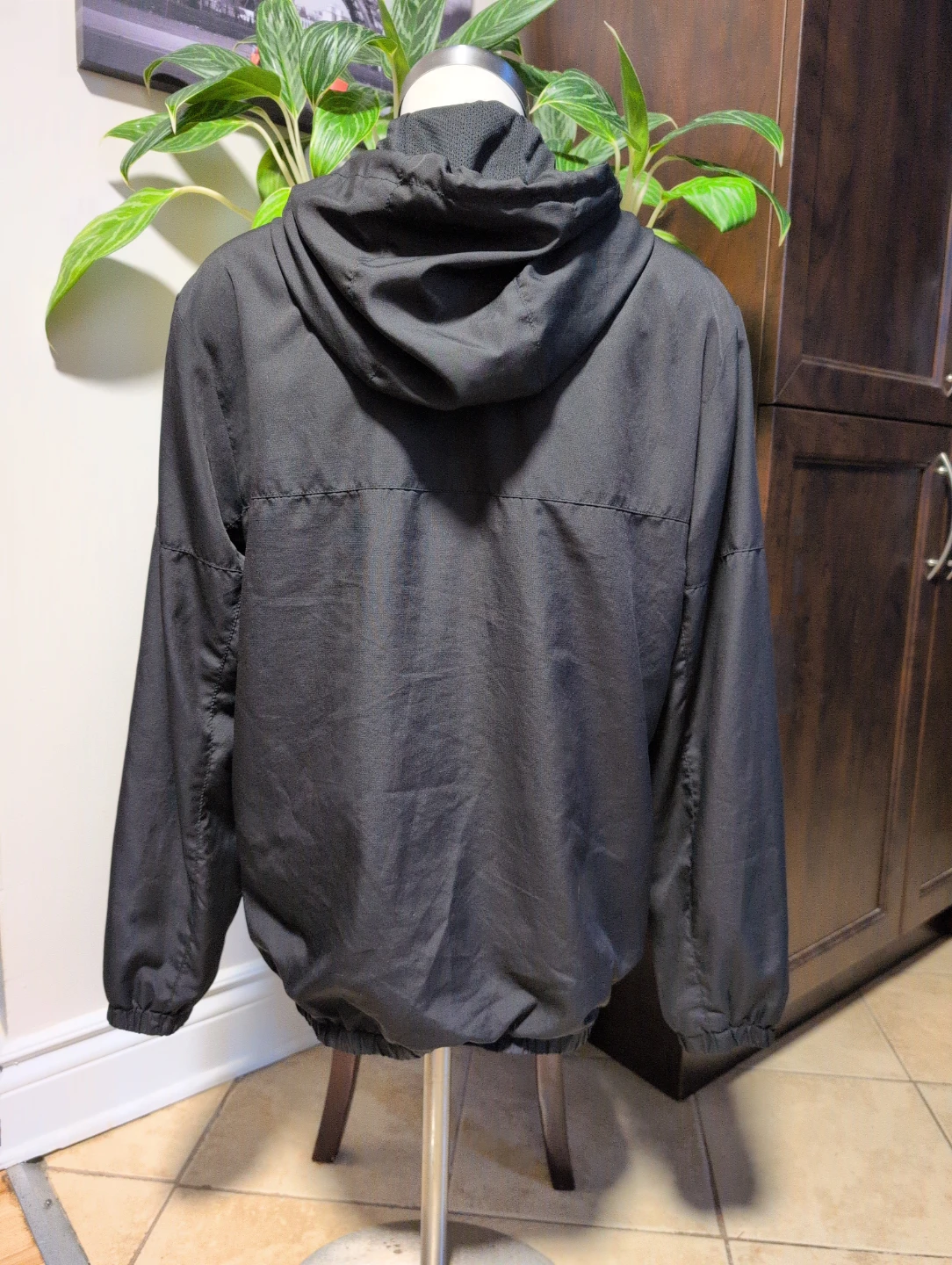 H&M Divided Black Hooded Windbreaker Jacket - photo 4