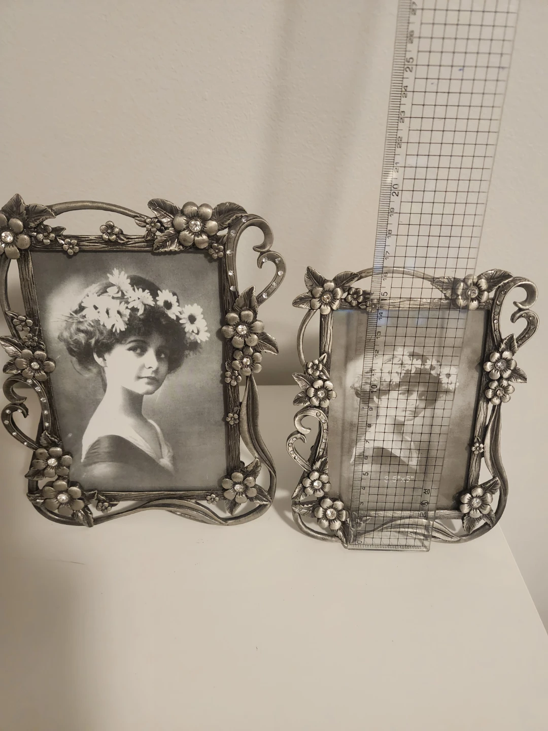 Set of 2 Decorative Photo Frames with Floral Accents - photo 2