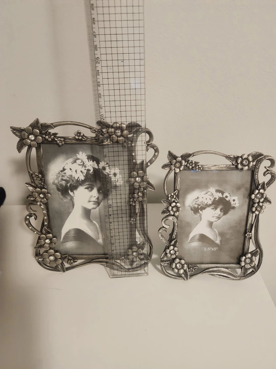 Set of 2 Decorative Photo Frames with Floral Accents - photo 3