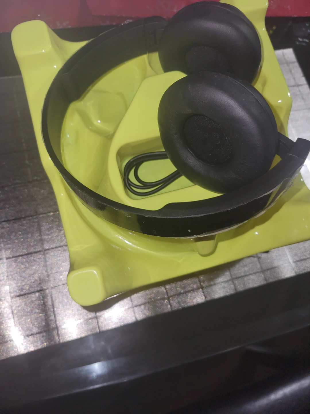Onn. Wireless On-Ear Headphones - Black - photo 4