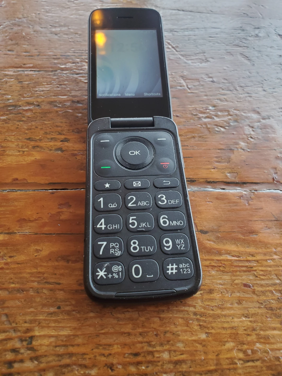 TCL Flip Phone - photo 3