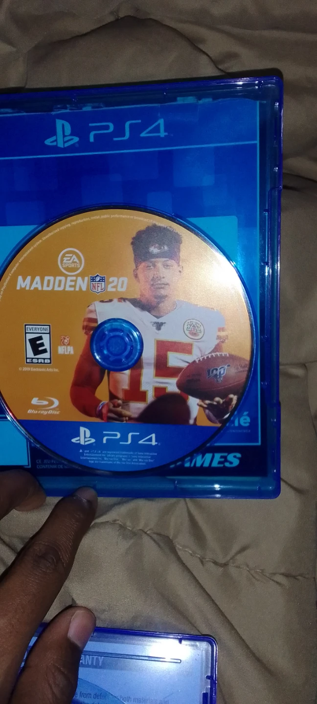 PS4 NHL 22 and NFL 20 Video Game - photo 3