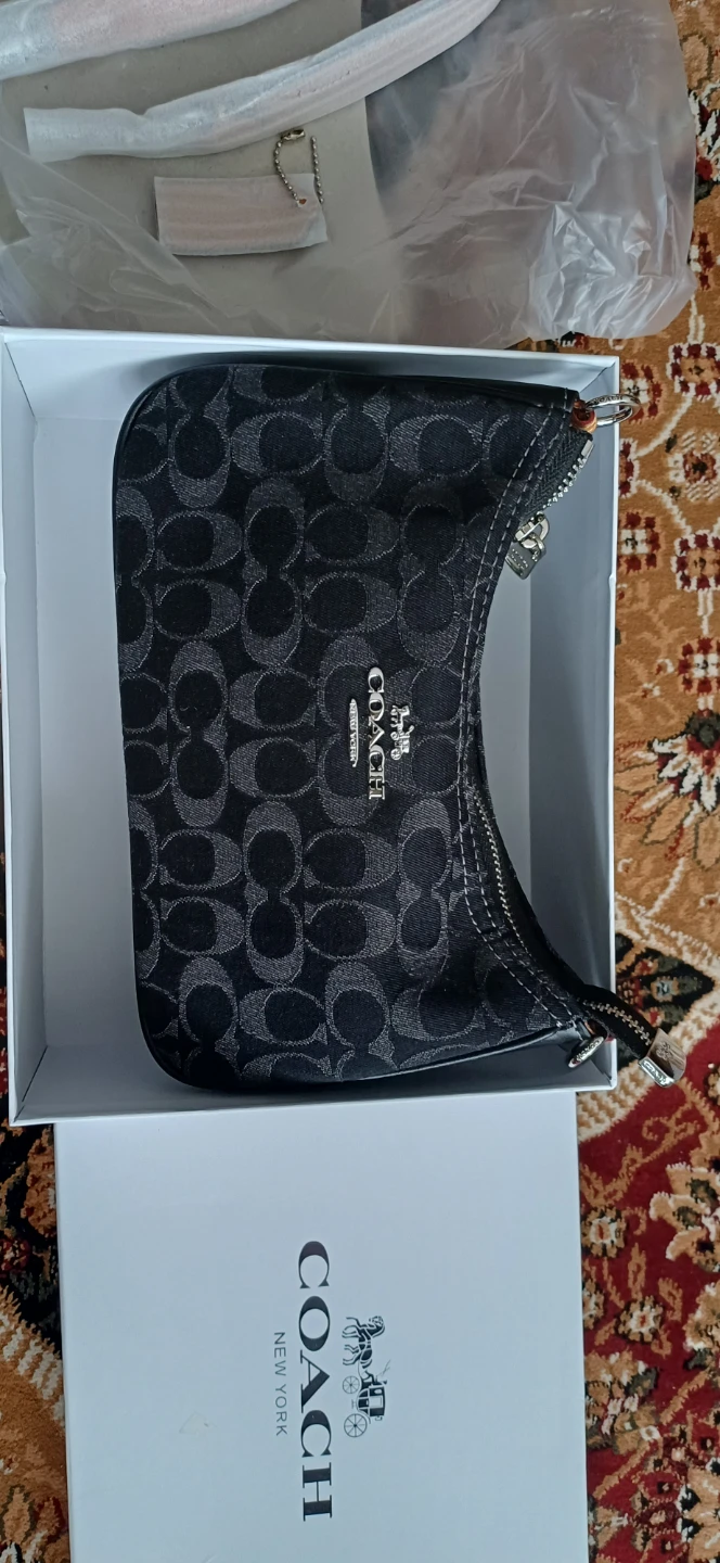 Coach New York Shoulder Bag - photo 2