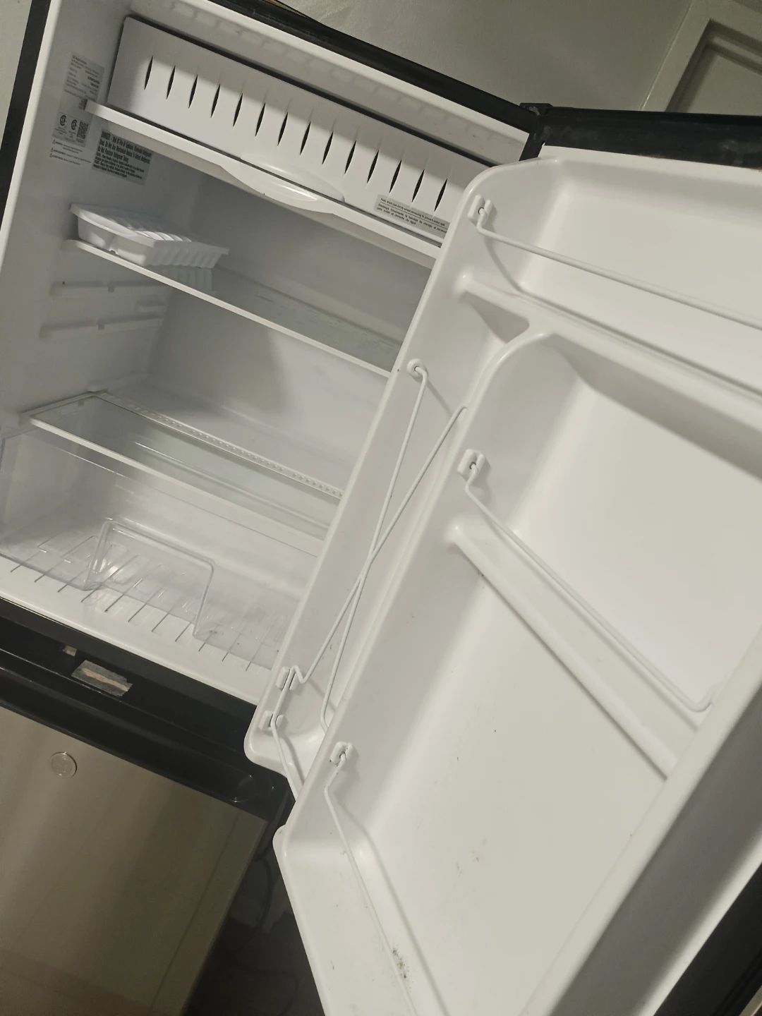 Danby Mini Fridge - photo 4