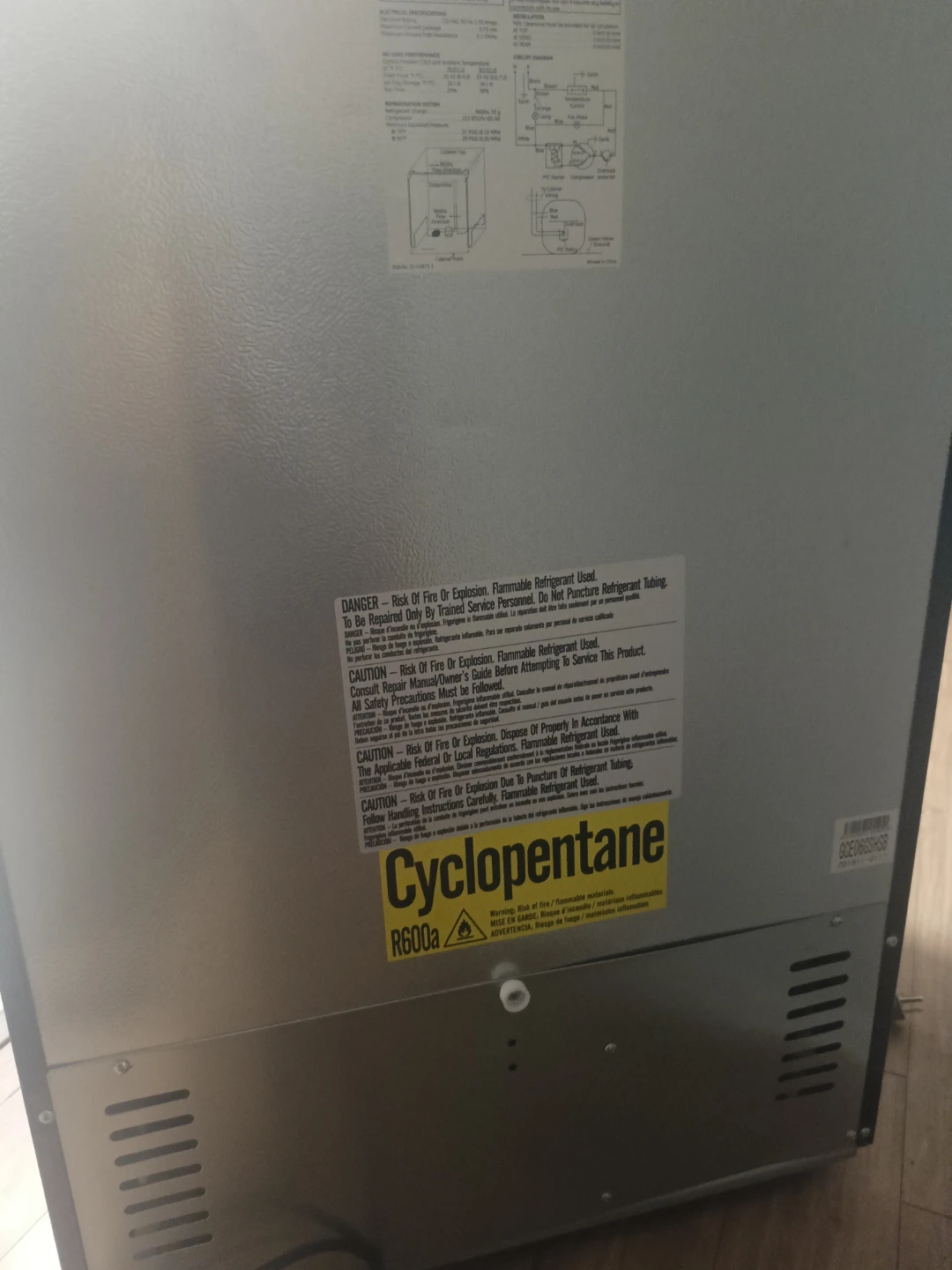 Danby Mini Fridge - photo 5