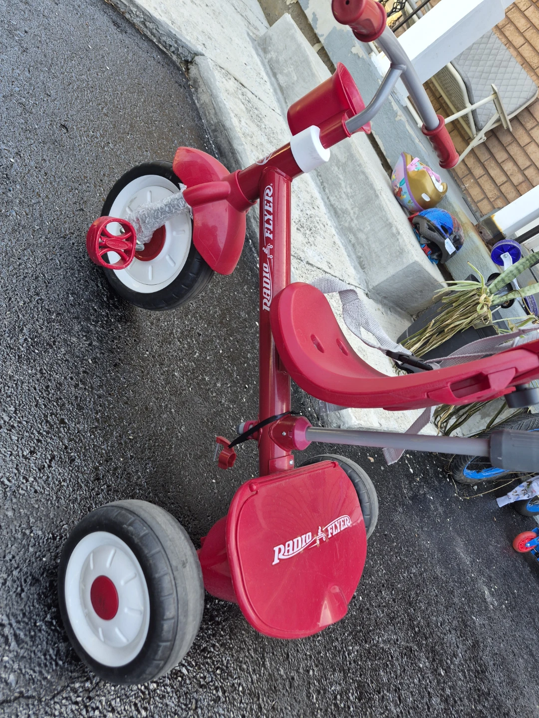 Radio Flyer Tricycle - photo 2