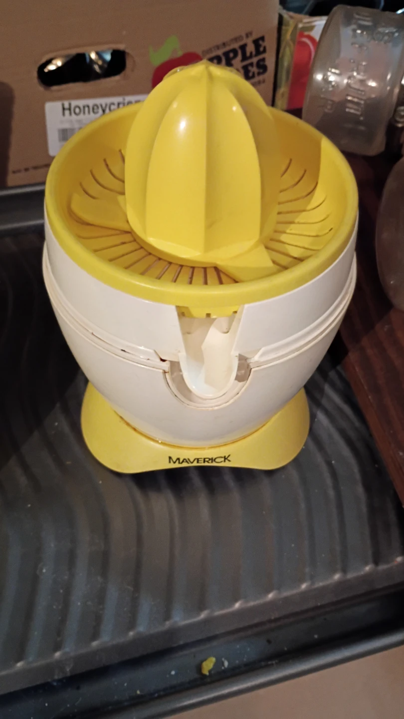 Maverick Electric Citrus Juicer - photo 4