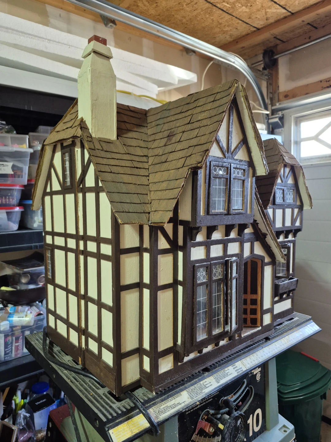 Vintage Tudor Style Dollhouse - photo 3