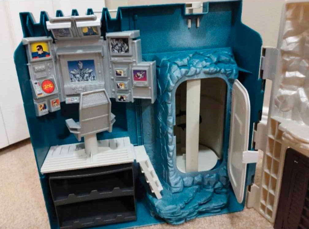 Batman Wayne Manor Playset - photo 4
