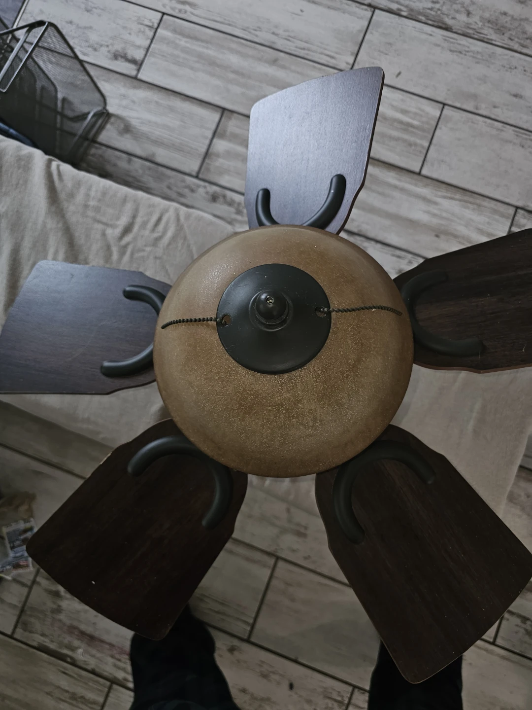 Ceiling Fan with 5 Wood-Look Blades
