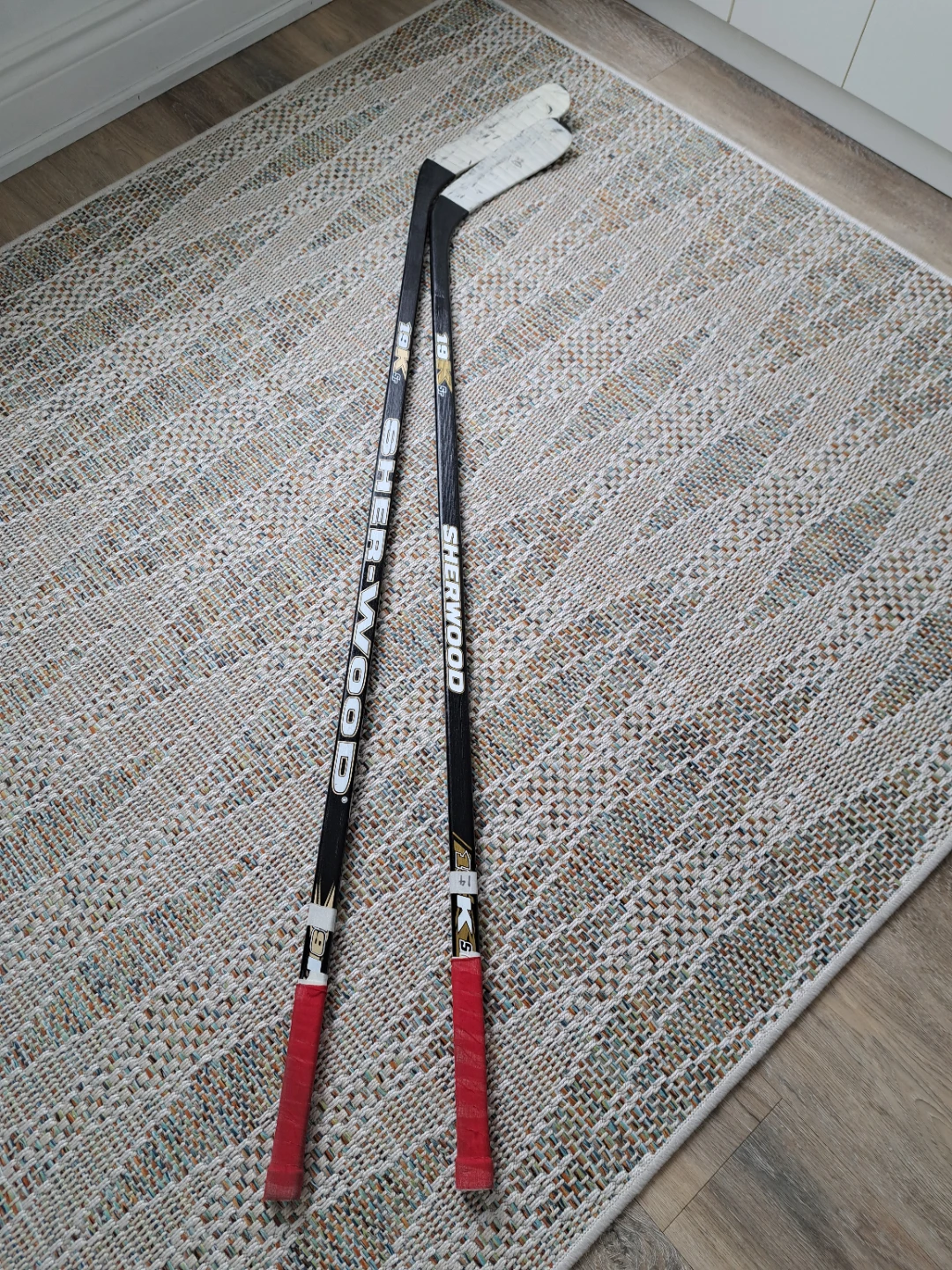 Sherwood 19K Hockey Sticks (Pair) - photo 2