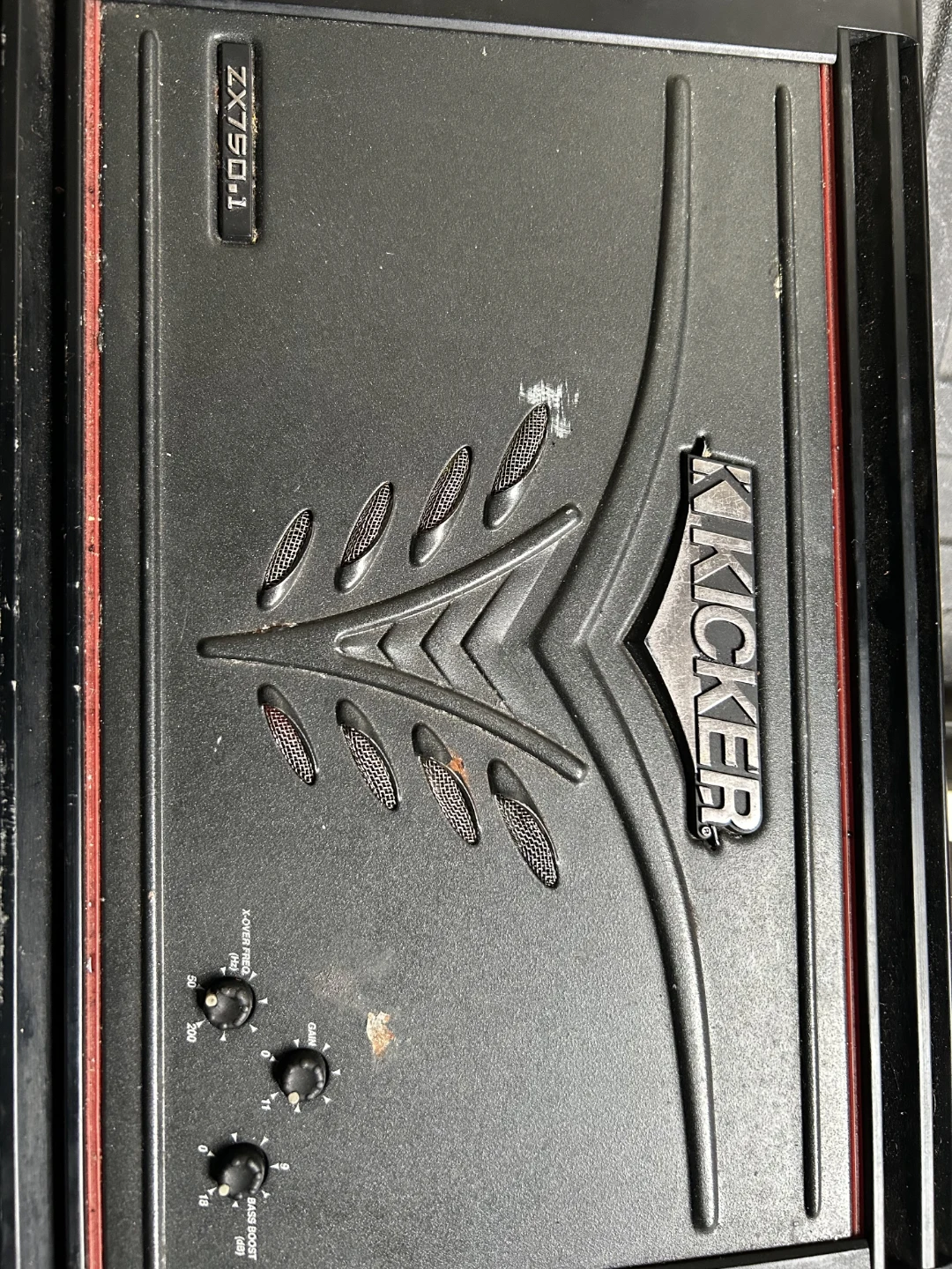 Kicker amp ZX 750.1
