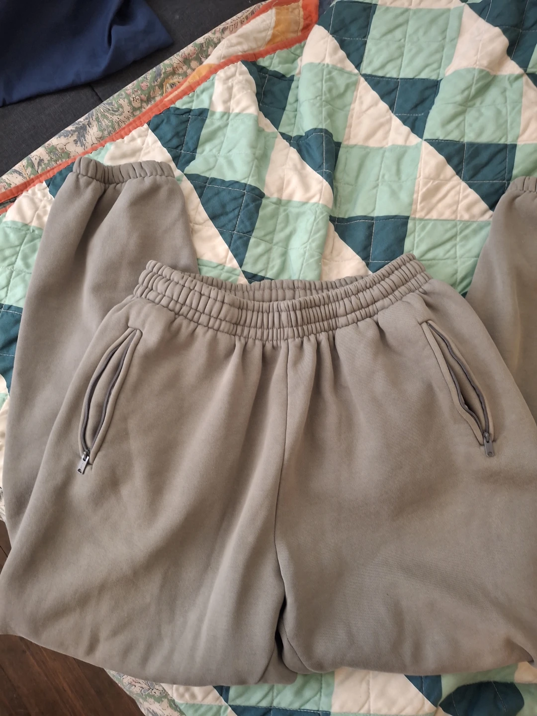 Yeezy sweatpants - photo 4