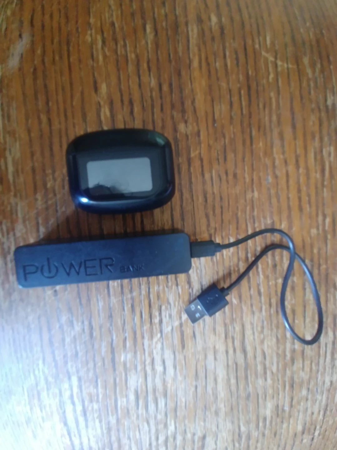 Wireless earphones and powerbank usb charger - photo 2