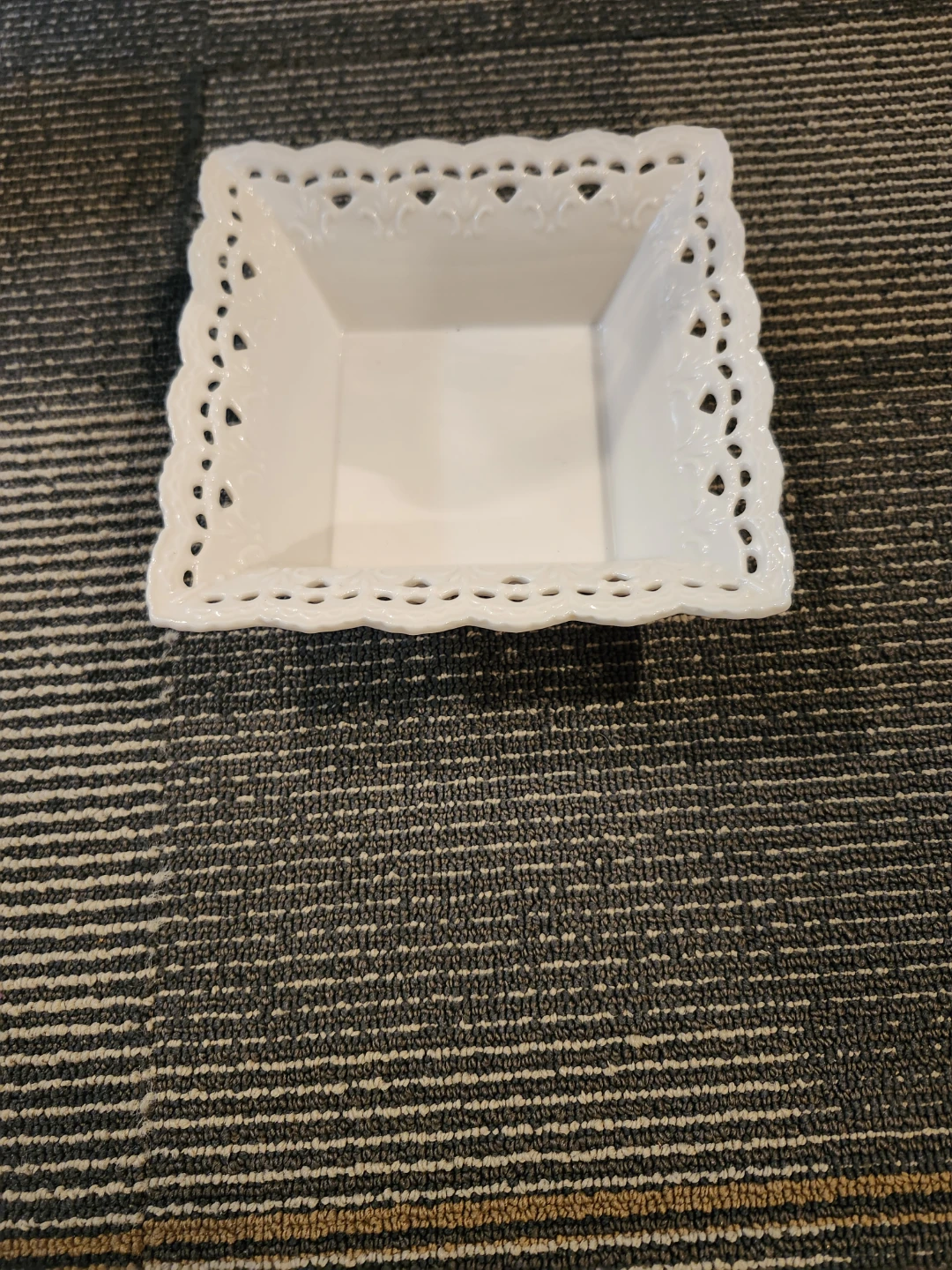 Candy dish