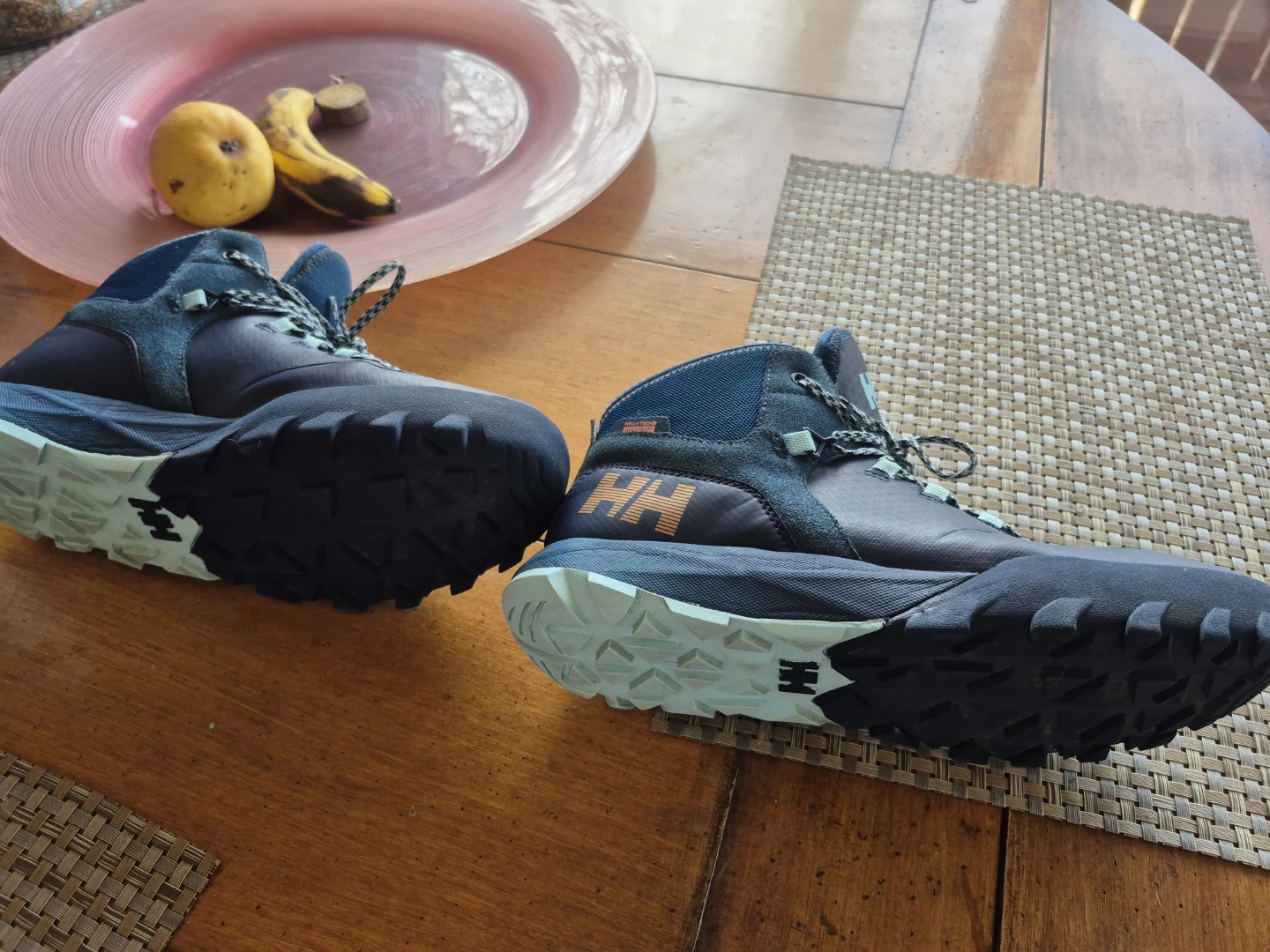 Hello Hansen waterproof hiking shoes