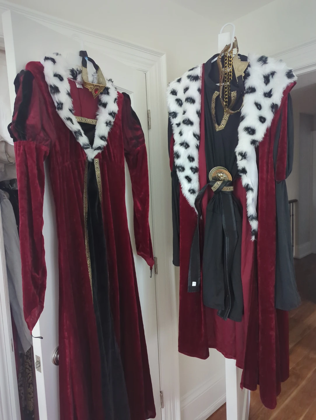2 Halloween Costumes (unisex) - photo 2