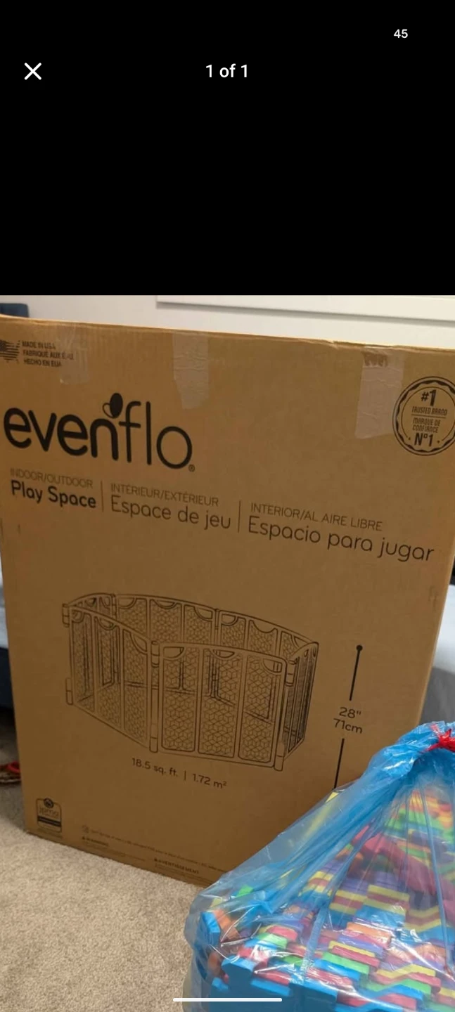Evenflo Play Space Indoor/Outdoor Playpen
