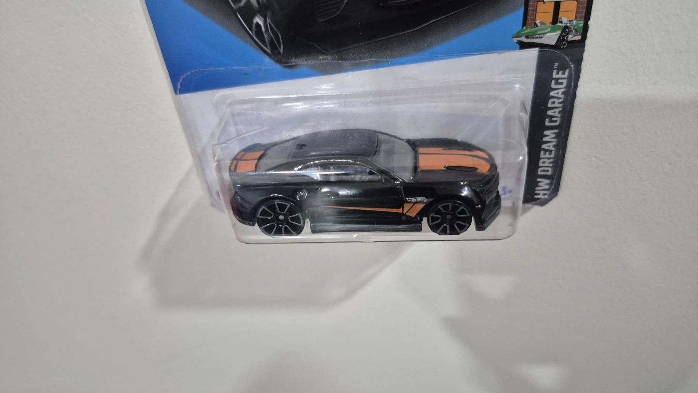 Hot Wheels 2022 Dream Garage Camaro Black Orange - photo 2