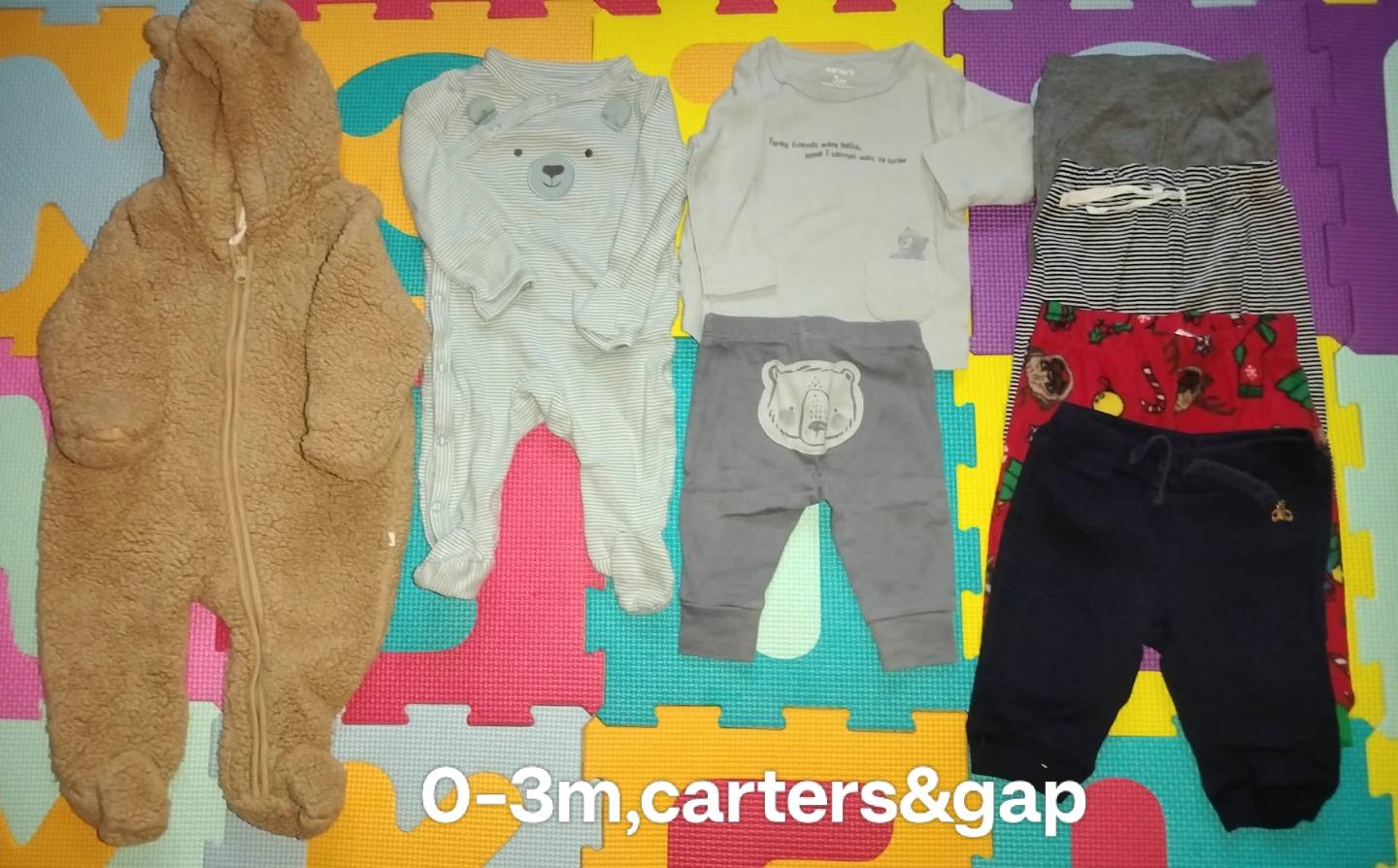 Baby clothes & toys bundle - photo 2