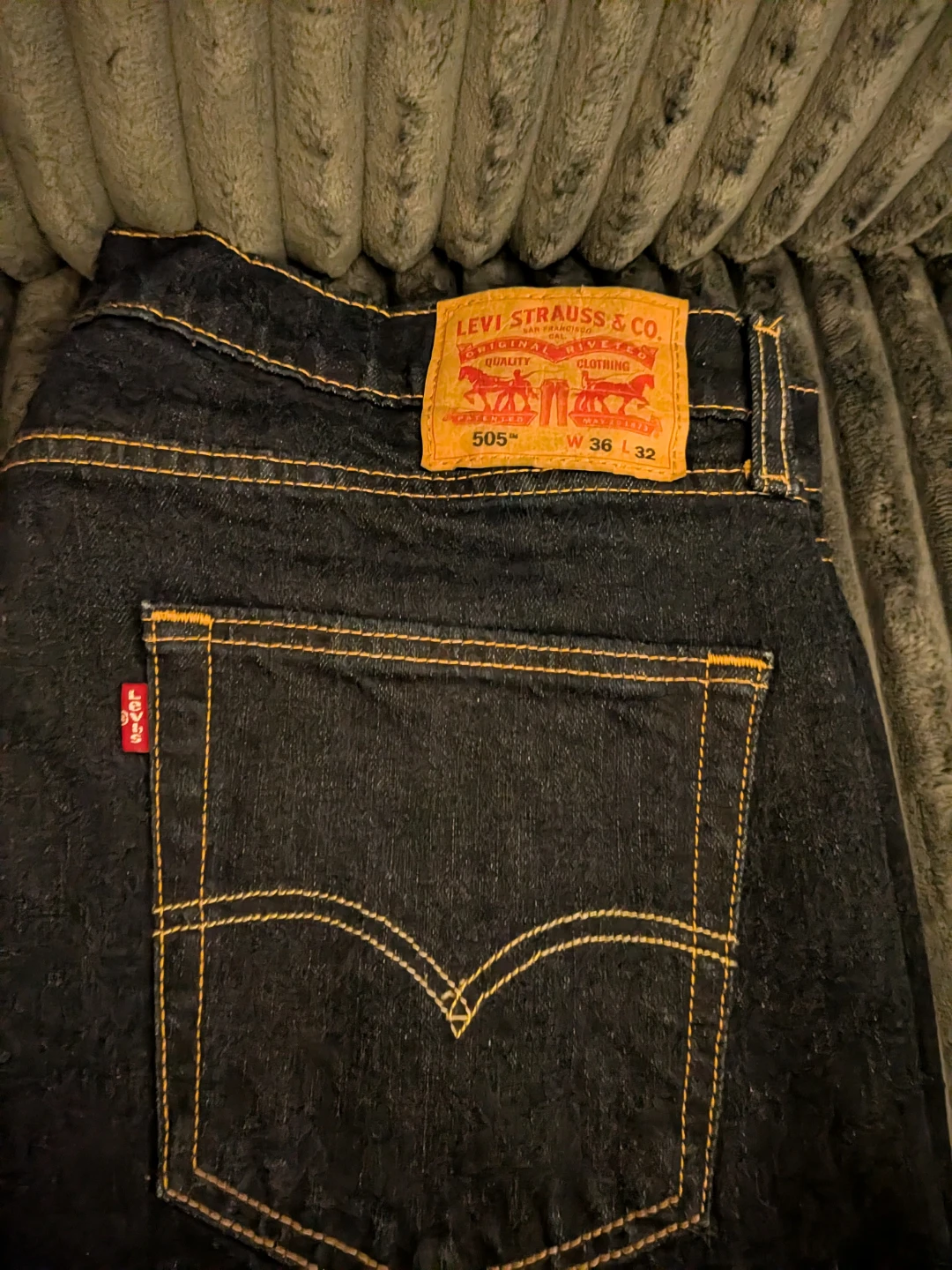 Levi's 505 Dark Wash Jeans - W36 L32