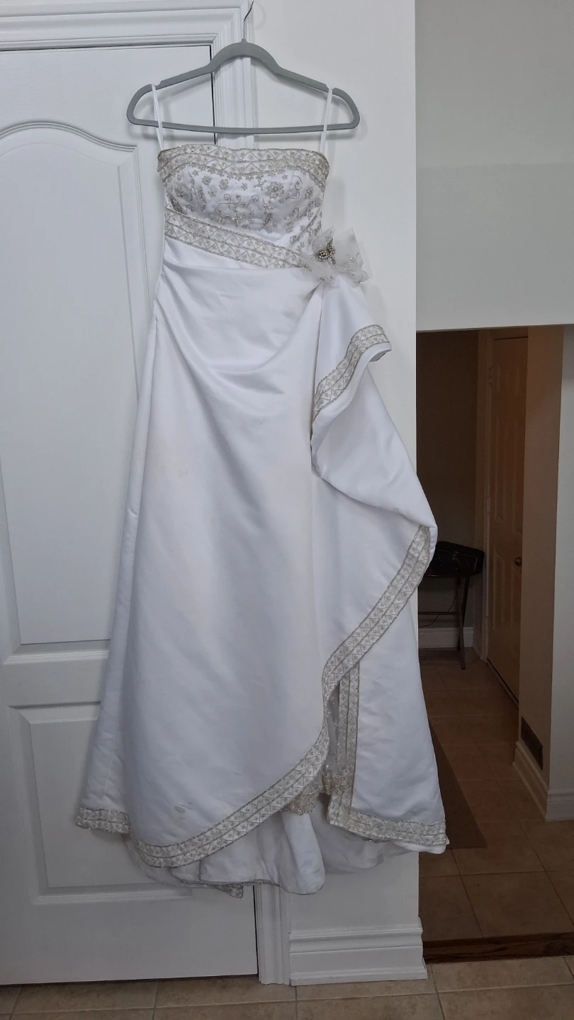 Strapless Wedding Dress with Beaded Bodice - photo 5