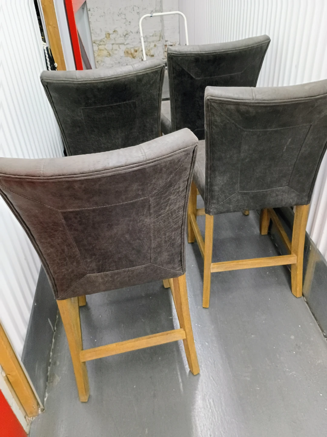 Set of 4 Gray Upholstered Bar Stools - photo 3