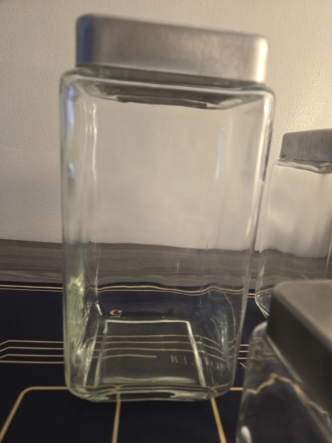 Set of 3 Glass Canisters with Metal Lids - photo 4