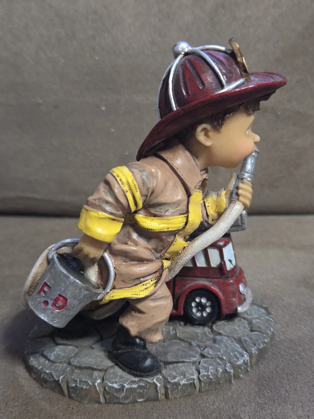 Sweet Takes "Rookie Firefighter" Figurine 1998 - photo 4