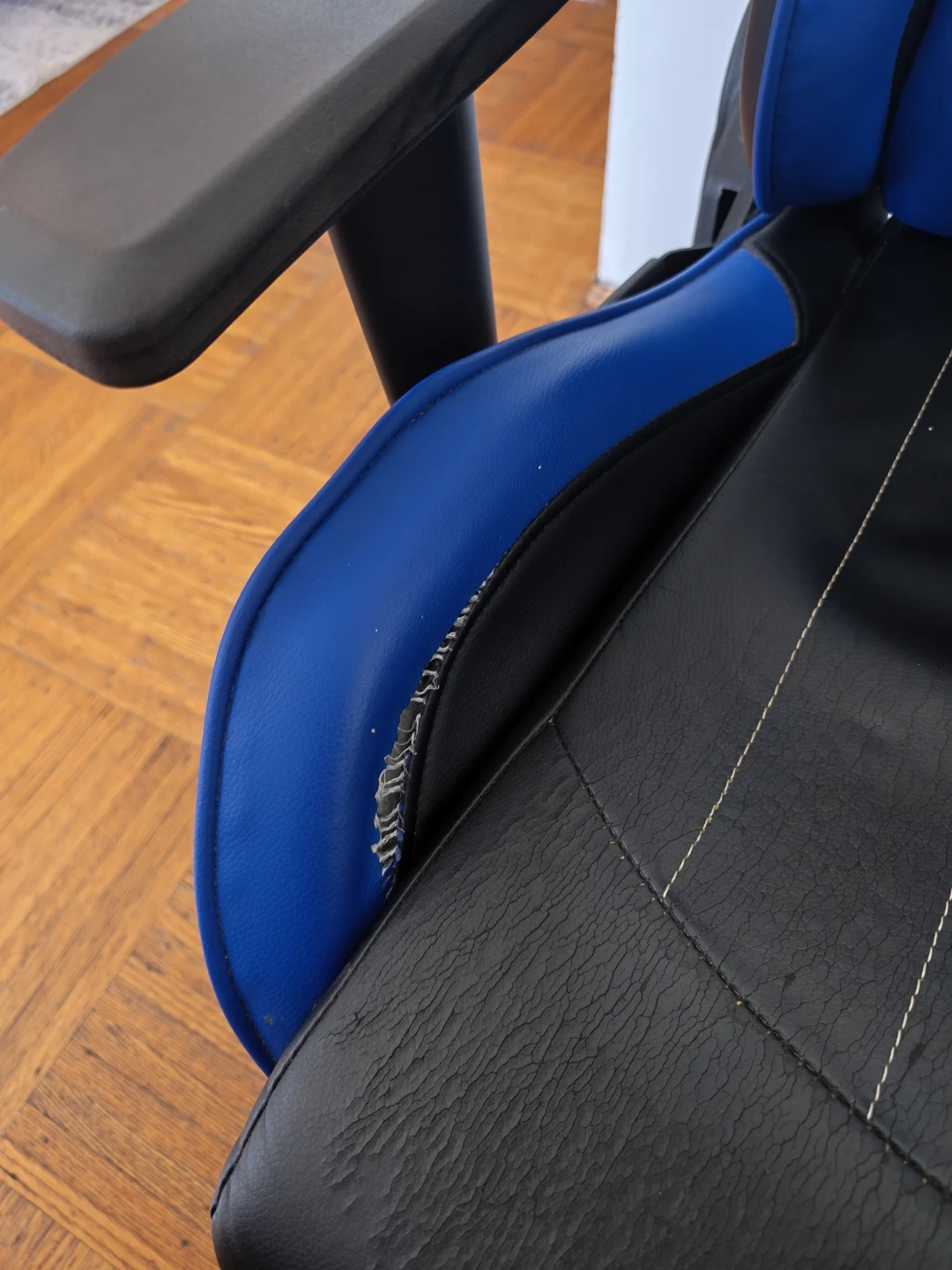BOWTHY Gaming Chair - Blue and Black - photo 4