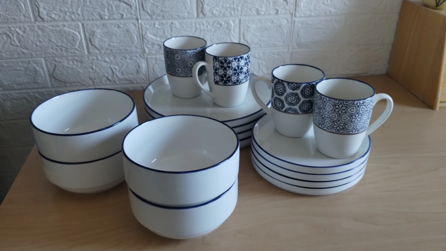 16-piece dinnerware set Blue and White Design