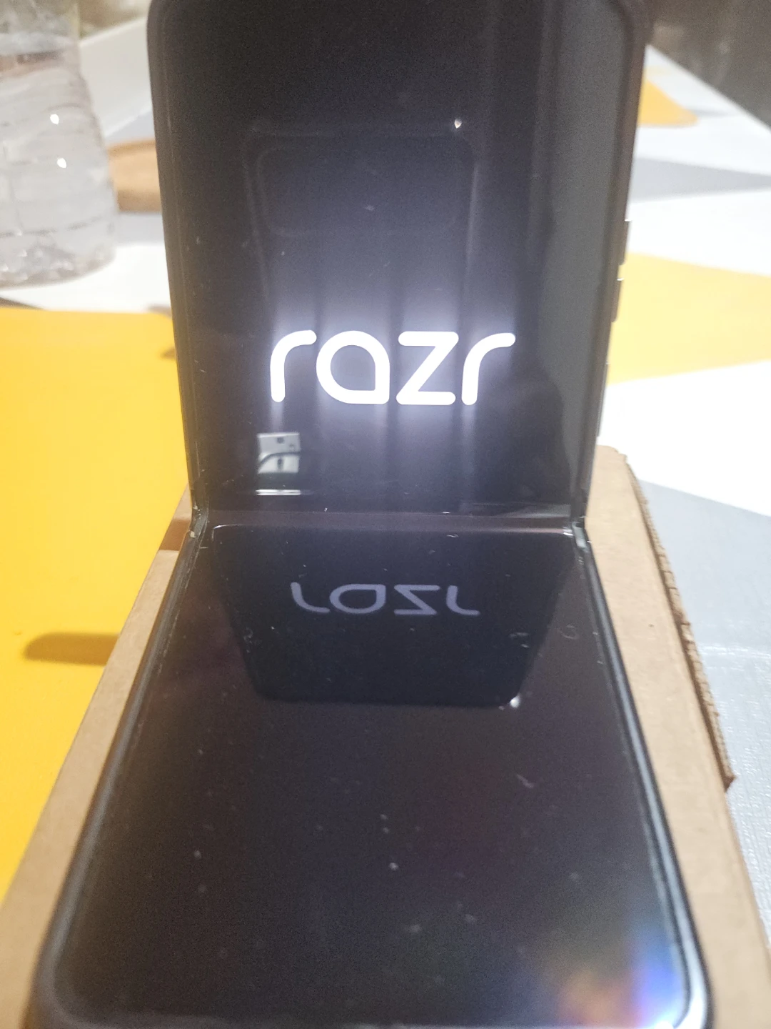 Motorola Razr  Plus Flip Phone - photo 4