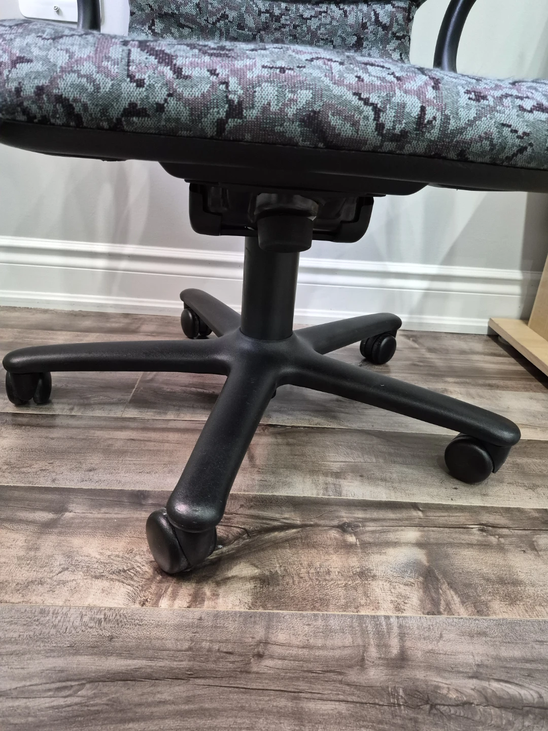 Office Chair - photo 2