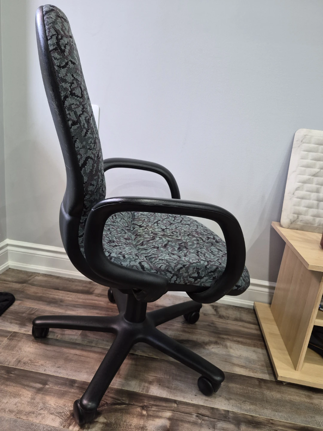 Office Chair - photo 3