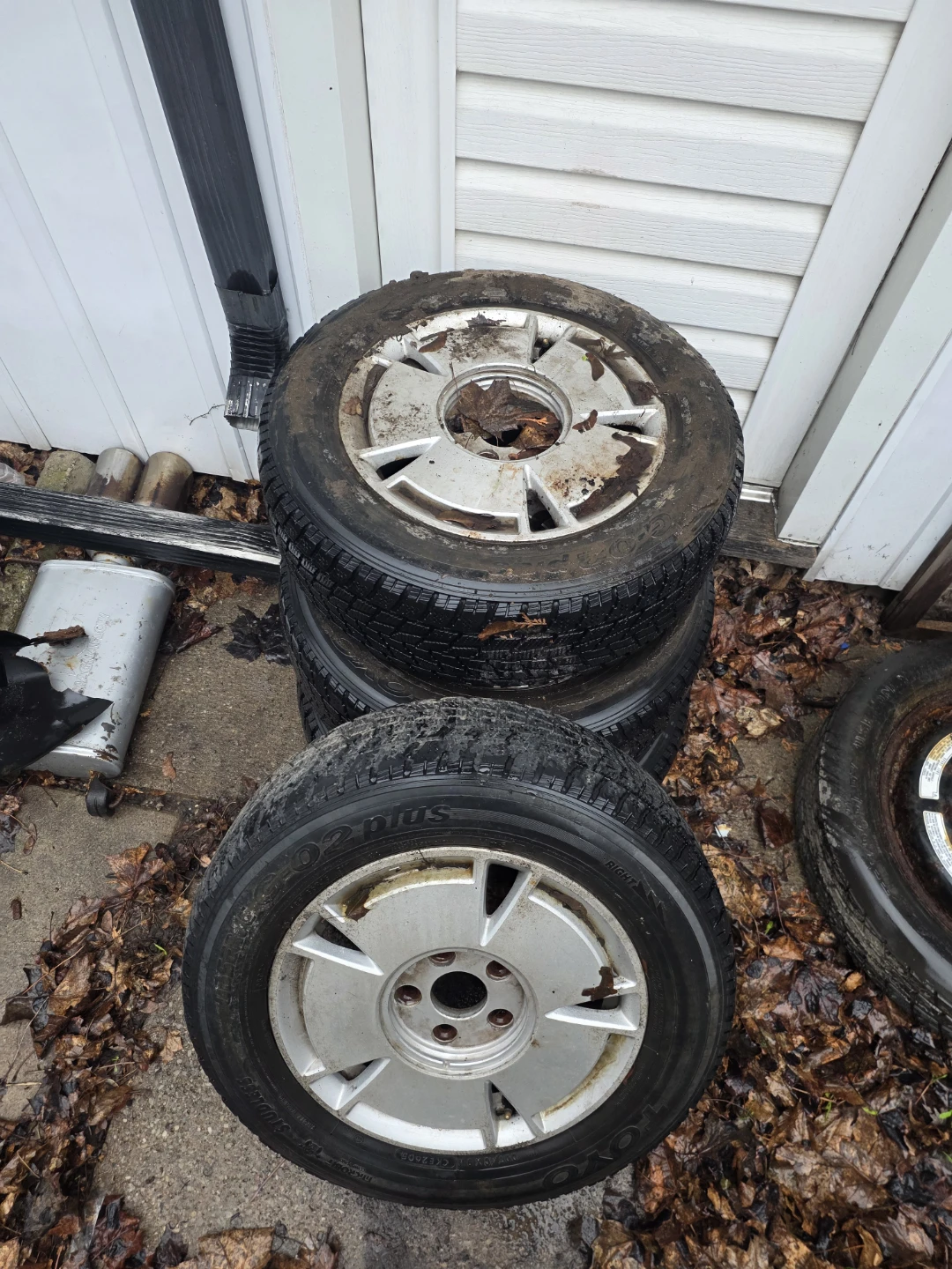 Set of 4 Alloy Wheels with Tires