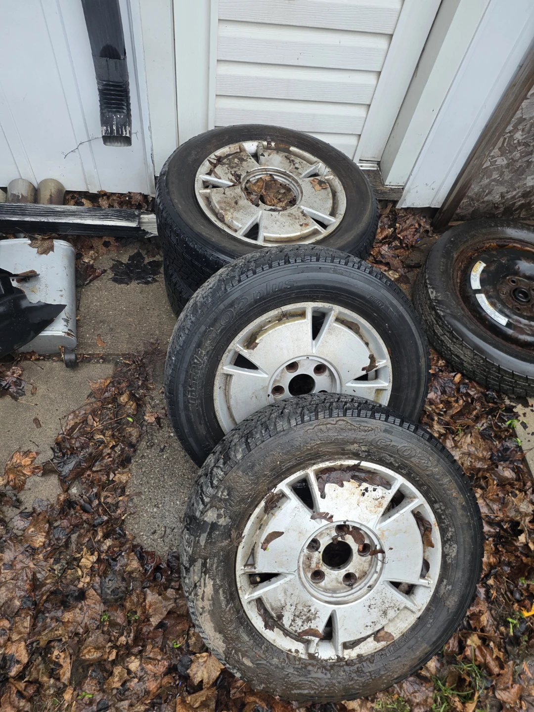 Set of 4 Alloy Wheels with Tires - photo 3