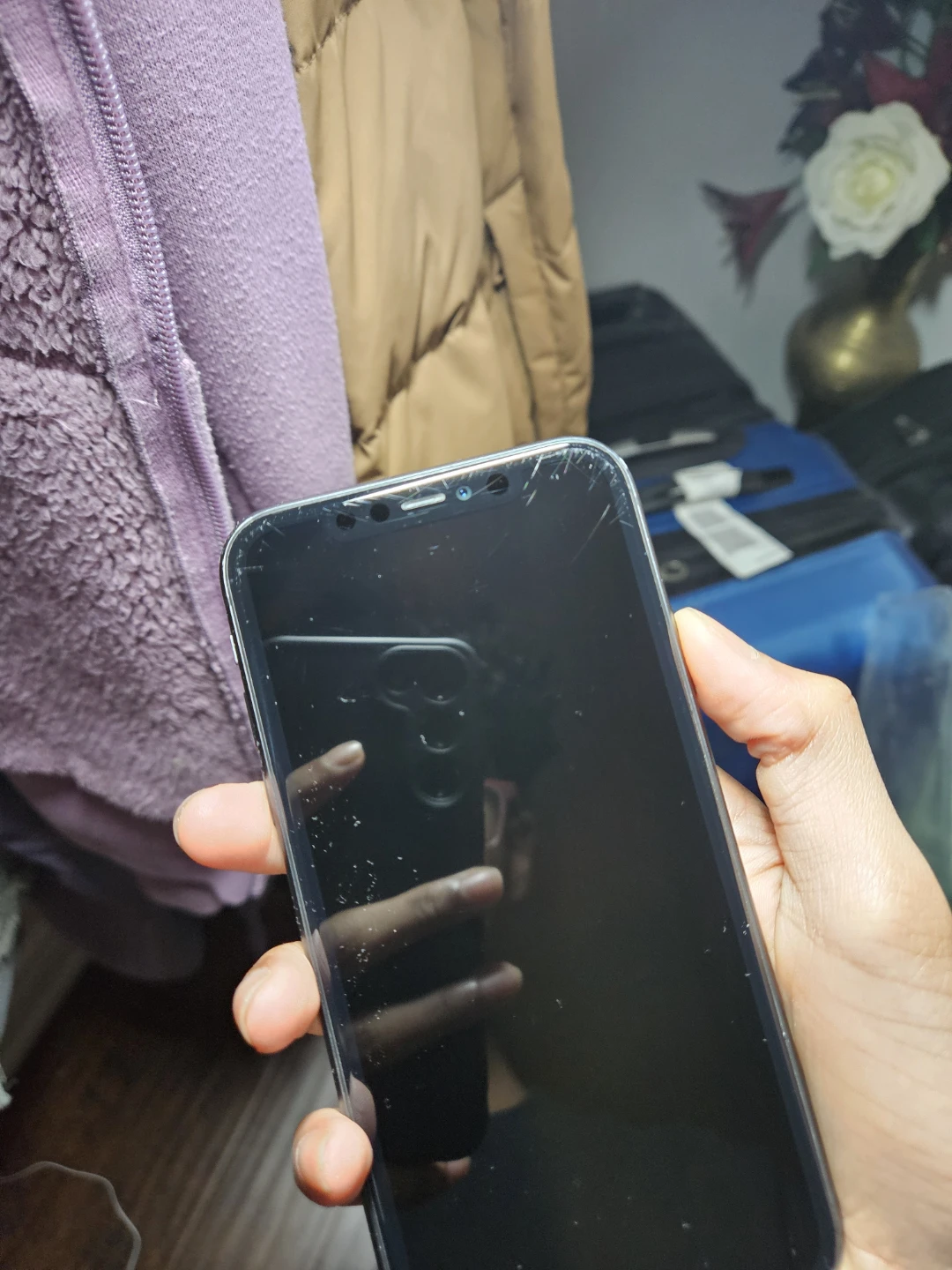 Apple iPhone 11 (73 battery health) - photo 4