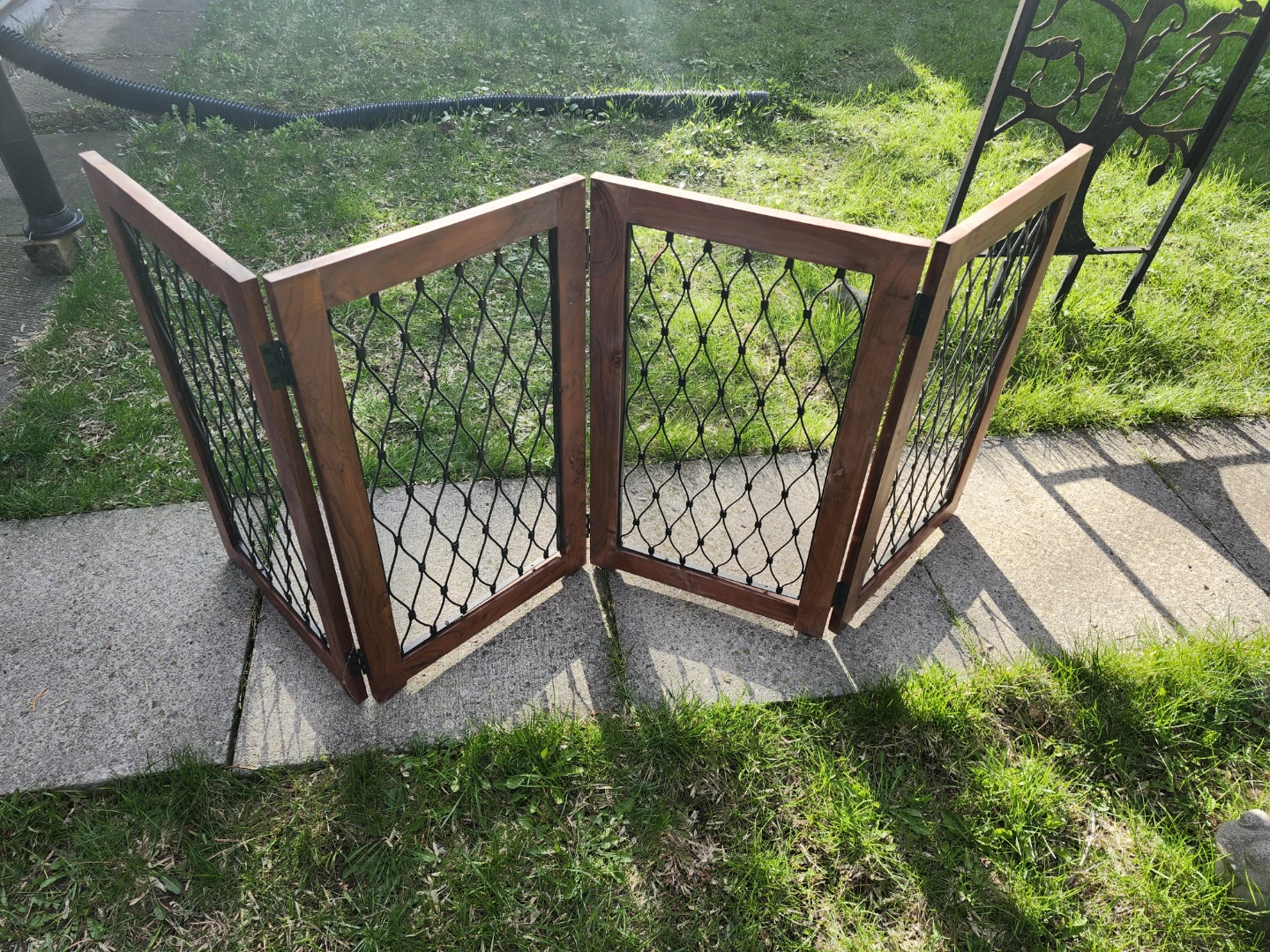 Wooden Folding Pet Gate (heavy duty solid very sturdy)