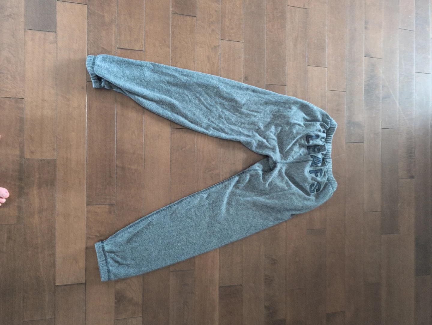 Roots Toronto Maple Leafs Sweatpants XS - photo 2