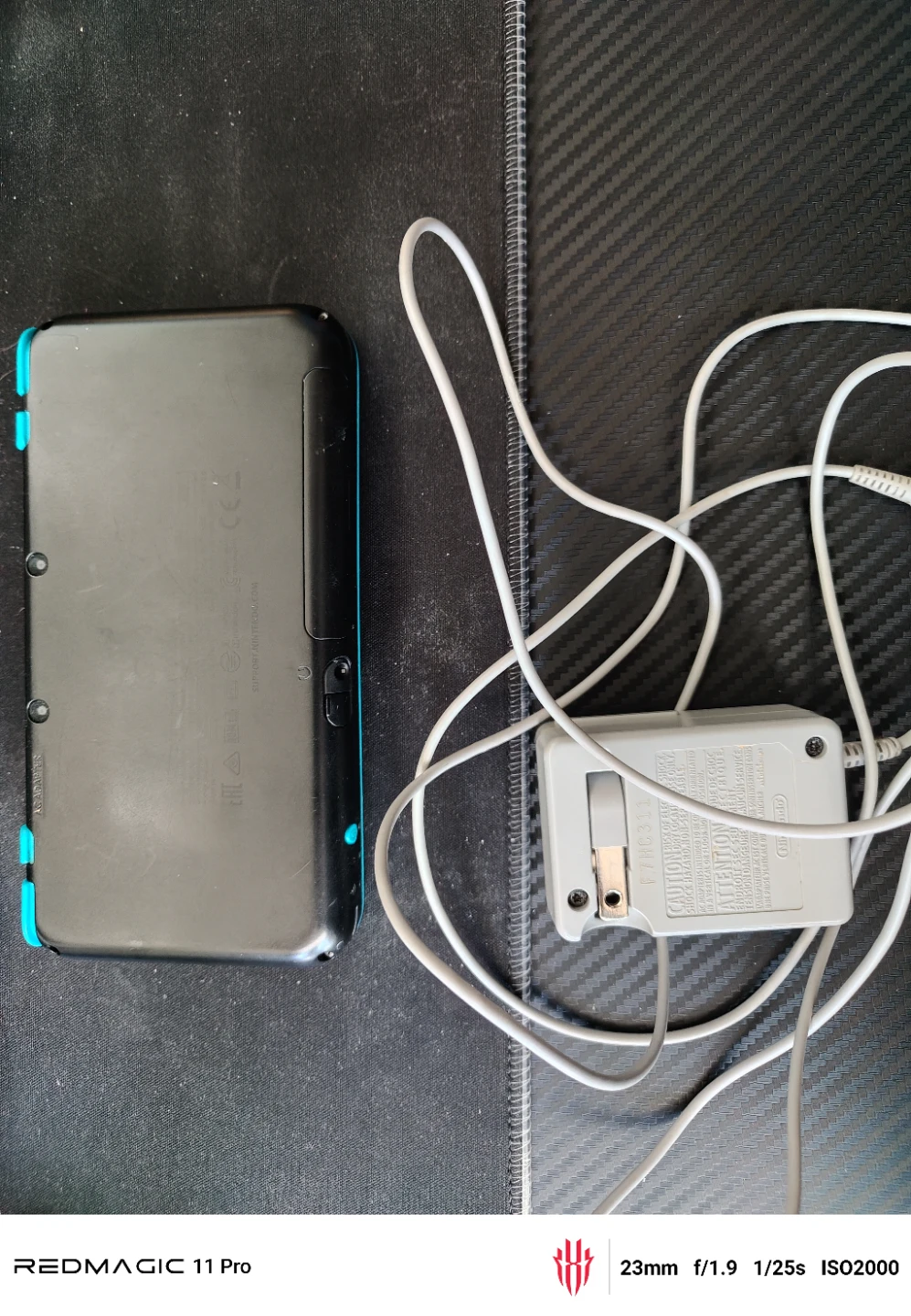 Nintendo 2DS XL Console with Charger - photo 5