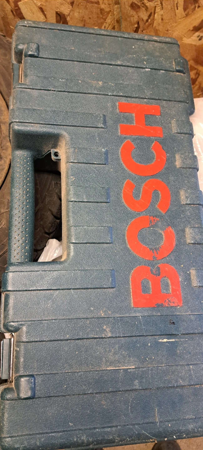 BOSCH Reciprocating Saw with Case and Blades - photo 2