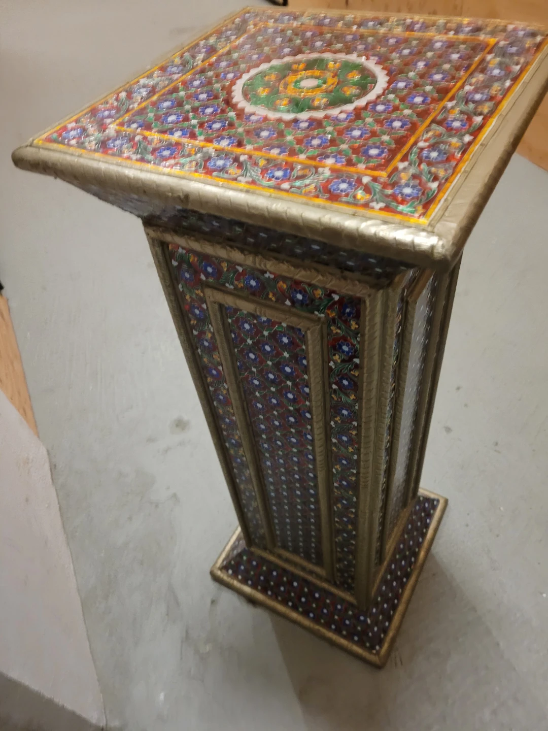 Decorative Pedestal Plant stand - photo 3