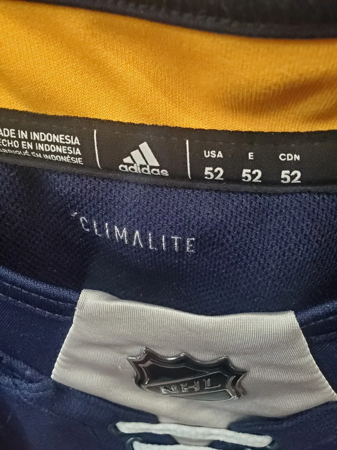 Buffalo Sabres Hockey Jersey - Size 52 - photo 3