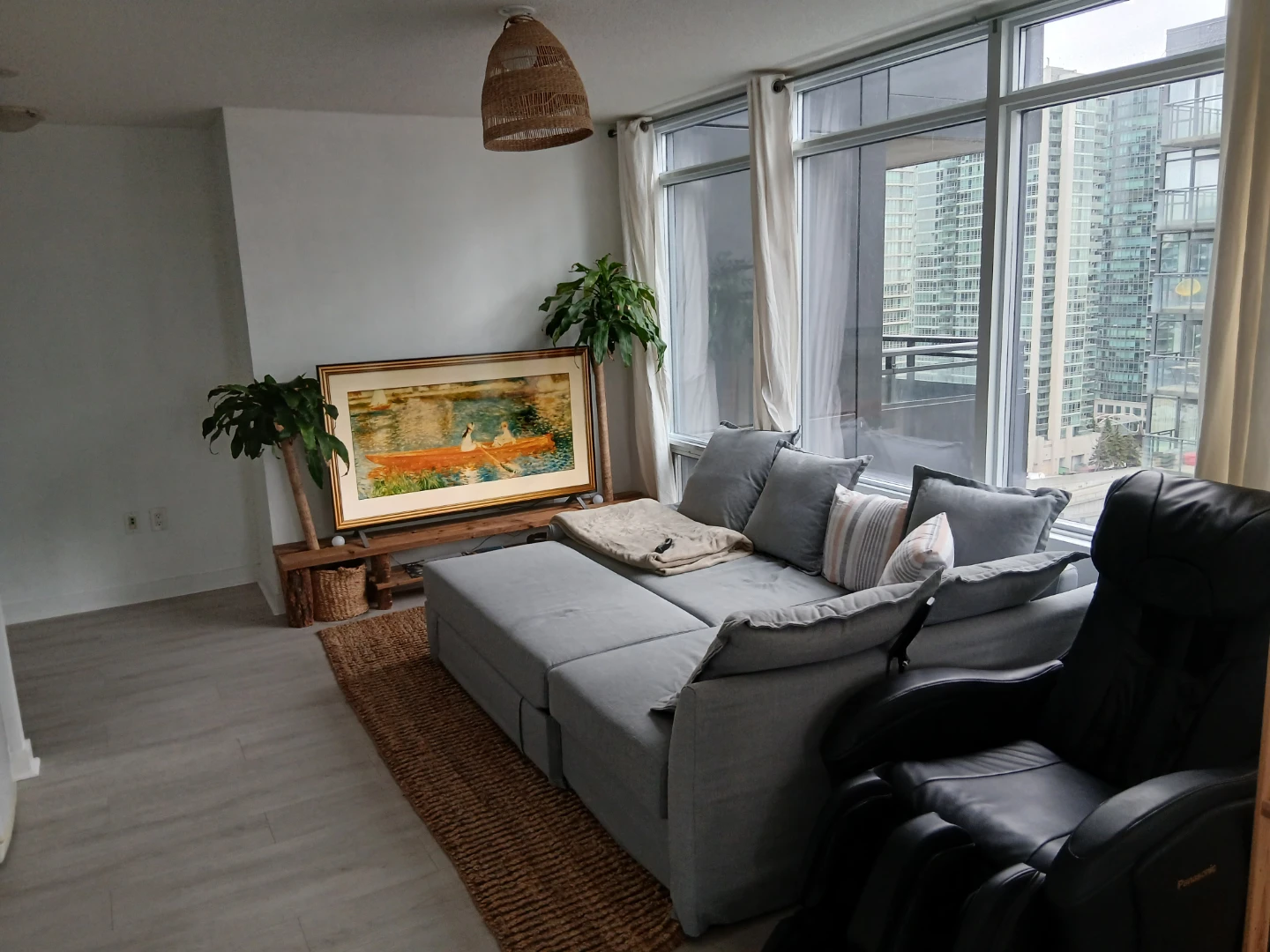 Lake view condo for rent - furnished - photo 2